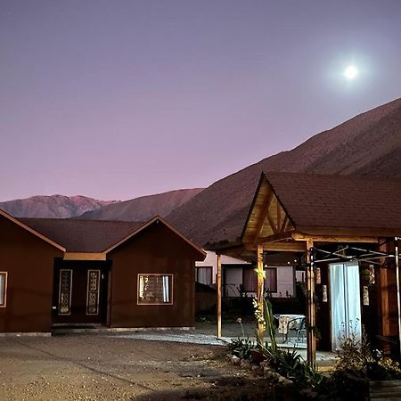 Cabanas Vicuna Cielo De Peralillo - Valle De Elqui Luaran gambar